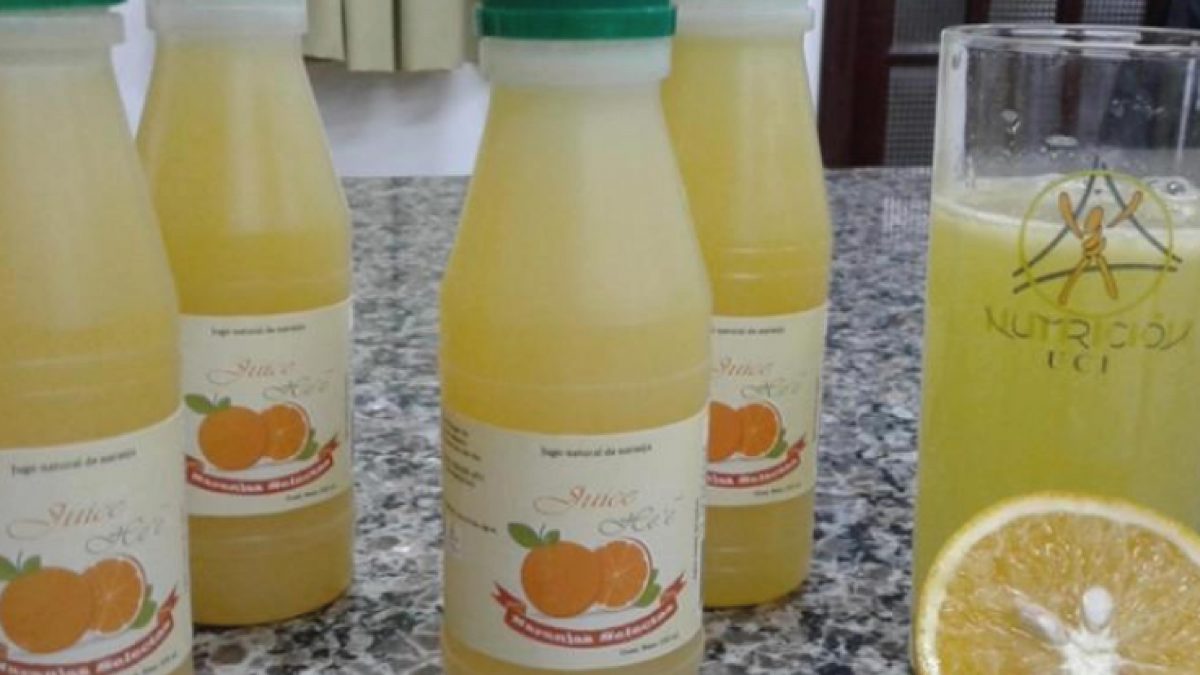 Jugo de naranja, elaborado por estudiantes, pasa la prueba