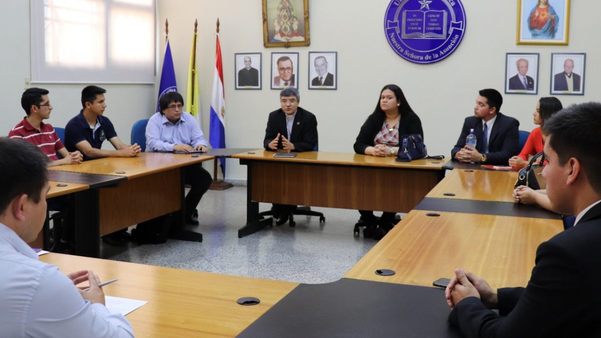 Asamblea de elección de representante estudiantil de la UC