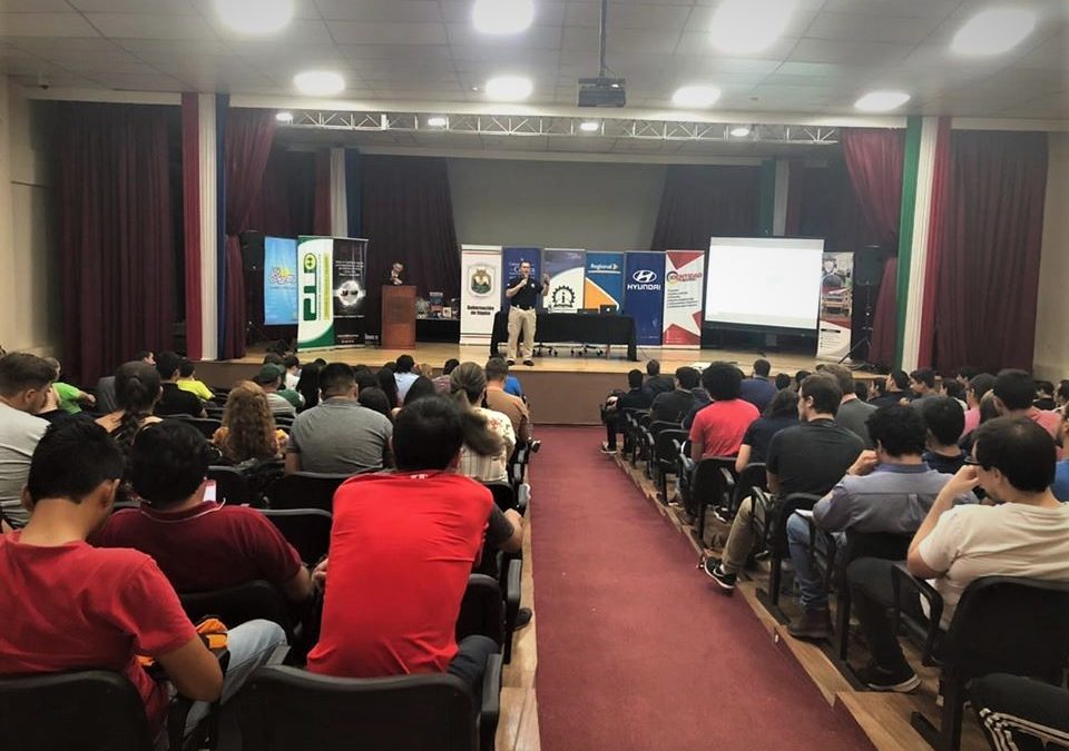 Seminario de Tecnología de la Información y I Expo Tecnológica Departamental UC Itapúa