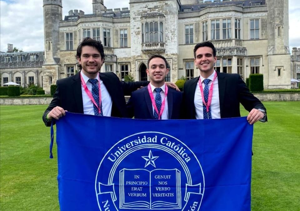 Estudiantes de la UC están participando de Hult Prize en Londres