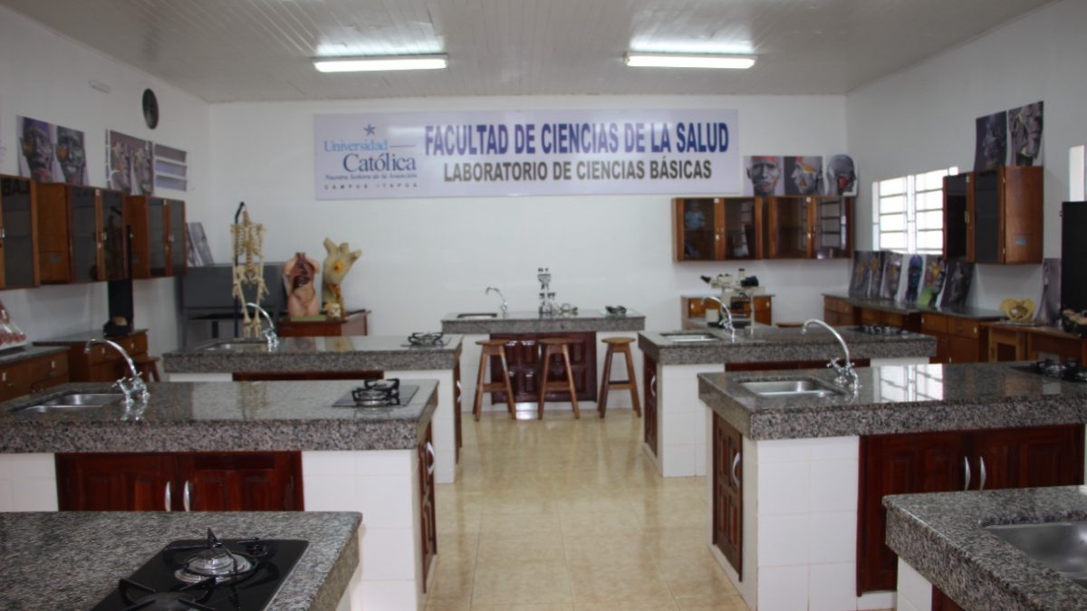 UC Itapúa inaugura laboratorio y quirófano de mediana complejidad