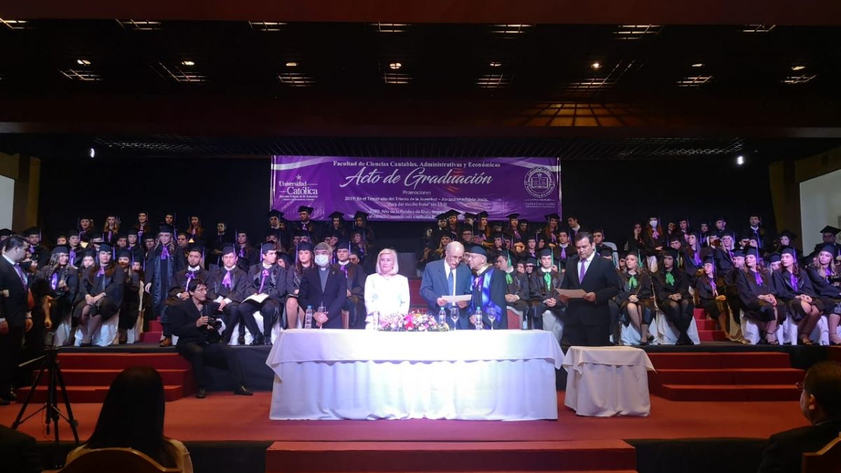 Acto de Graduación de la Facultad de Ciencias Contables, Administrativas y Económicas- Asunción