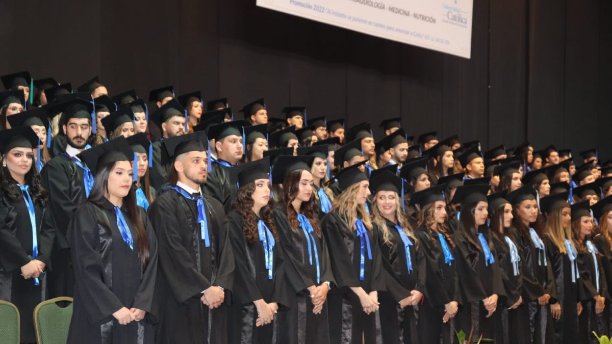 249 profesionales de salud egresan de la UC Campus Asunción