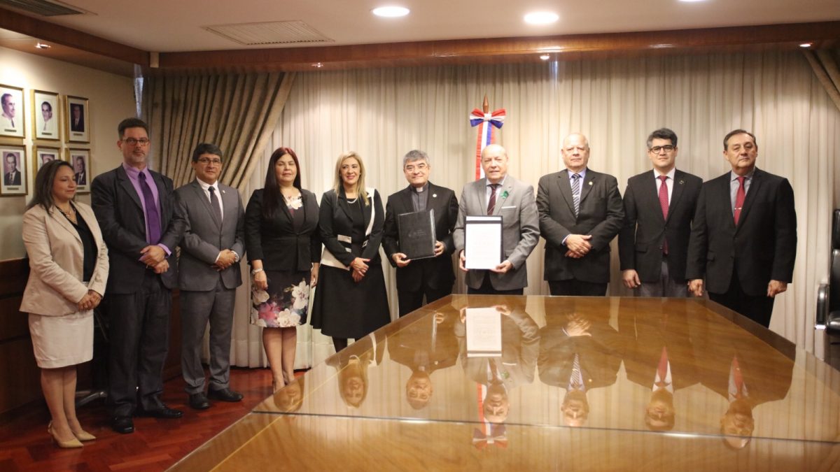 UC y la Corte Suprema de Justicia firman acuerdo de cooperación