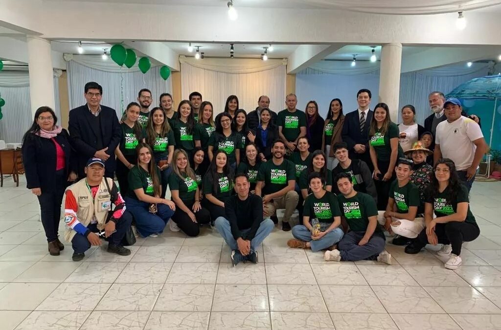 Alumnos de Caacupé celebraron el Día Mundial del Turismo