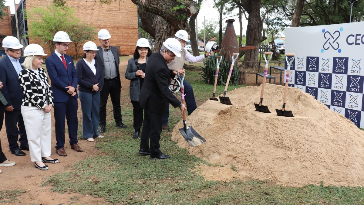 Realizan palada inicial del nuevo «Bloque G» de Facultad de Ciencias y Tecnología