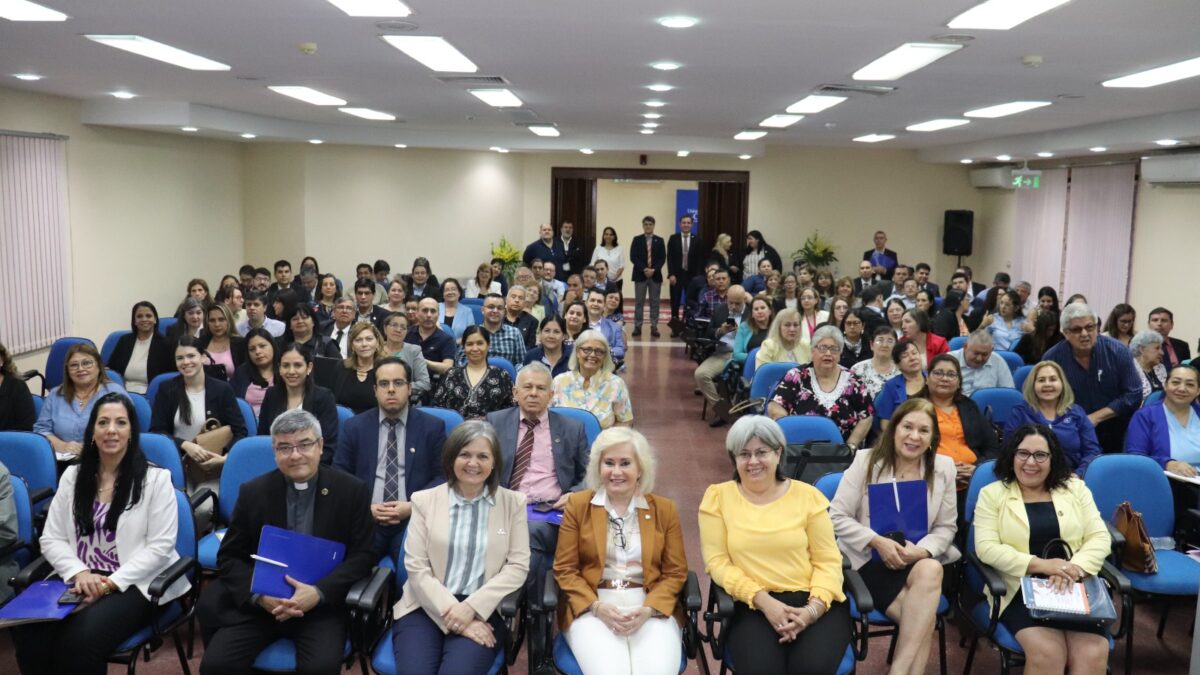 Comunidad UC participa de encuentro formativo de autoevaluación de carreras y proyectos académicos