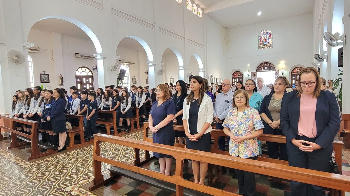 CEUCE celebra 30 años de servicio formando líderes