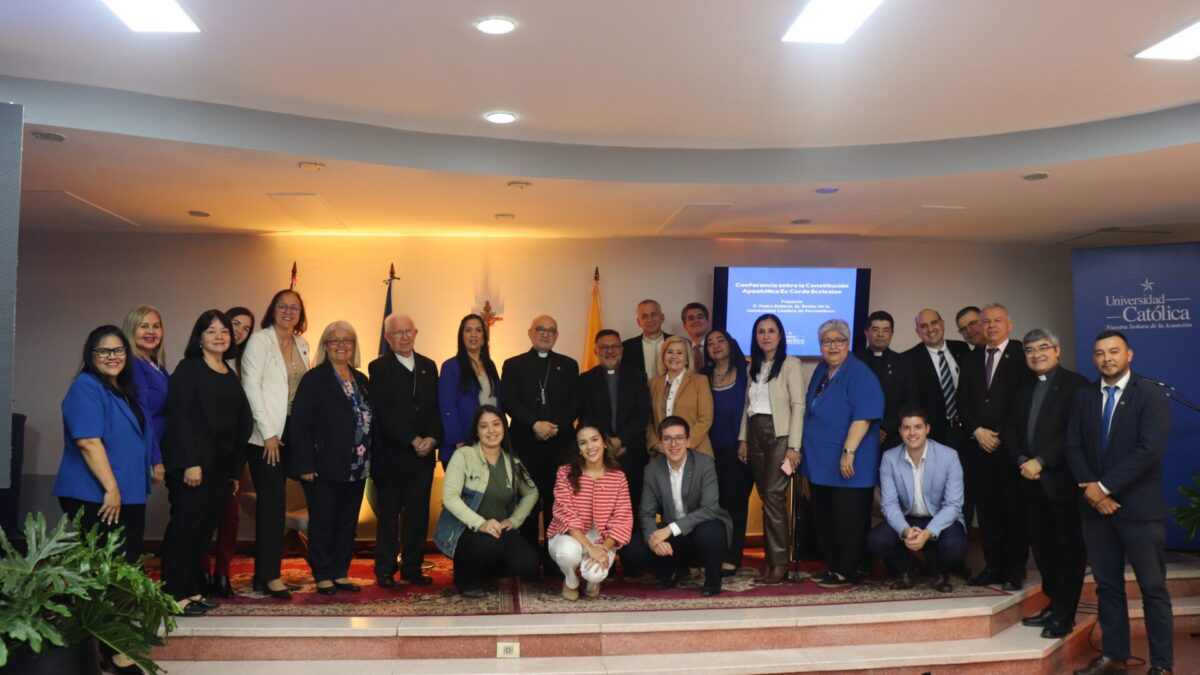 Conferencia Magistral sobre el Ex Corde Ecclesiae a cargo del P. Pedro Rubens, S.J.