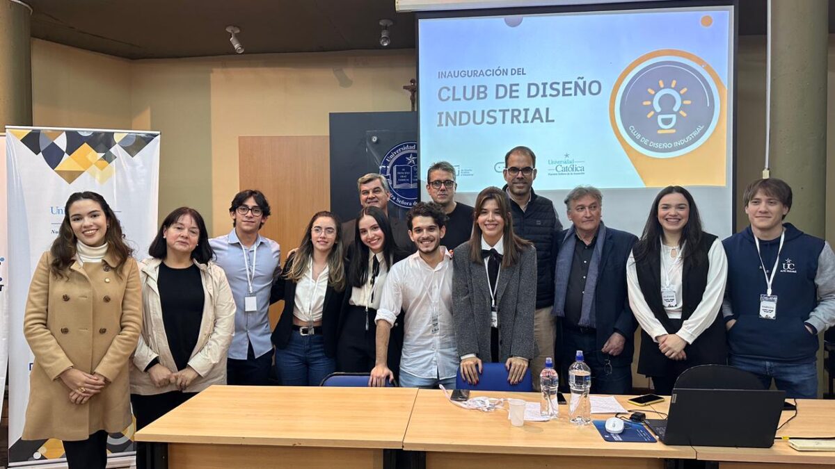 Inauguración del Club de Diseño Industrial en la Facultad de Ciencias y Tecnología