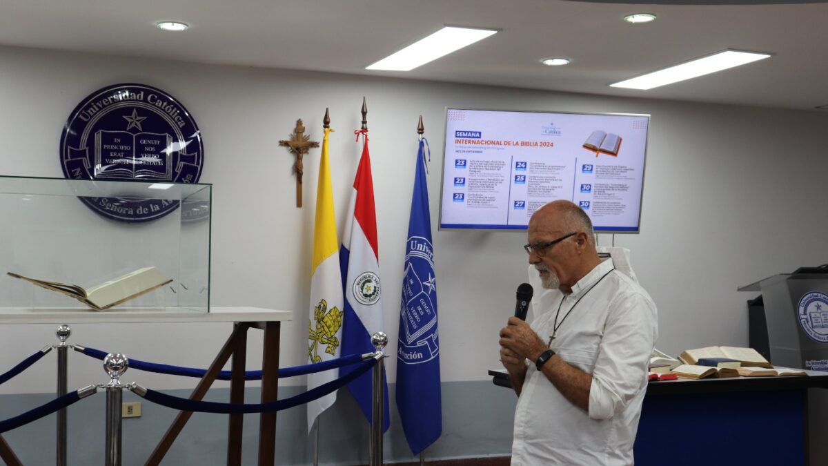 Inauguración y bendición de la Semana Internacional de la Biblia en la Universidad Católica