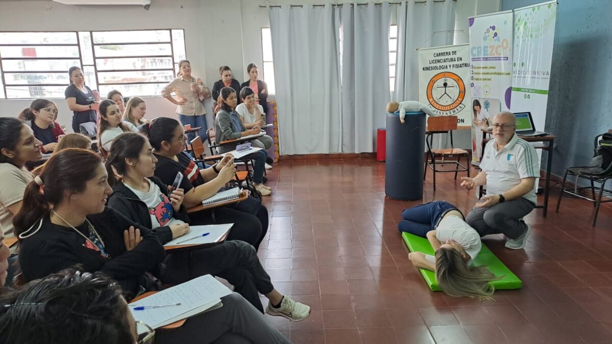 Kinesiólogos participaron de curso sobre Neurodesarrollo