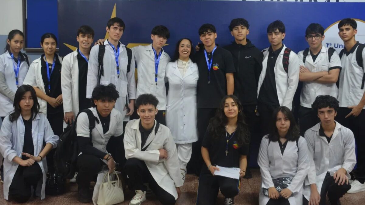 Estudiantes secundarios visitan laboratorios del Campus Alto Paraná