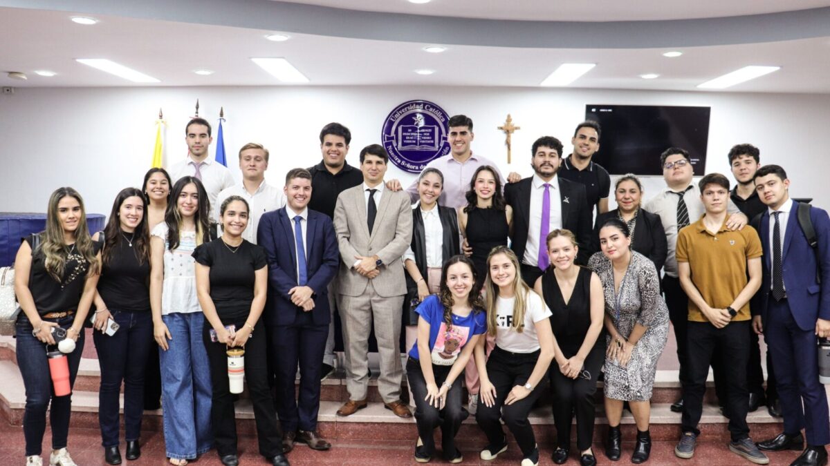 Ayer se realizó una charla sobre Derecho Deportivo en la Facultad de Ciencias Jurídicas y Diplomáticas