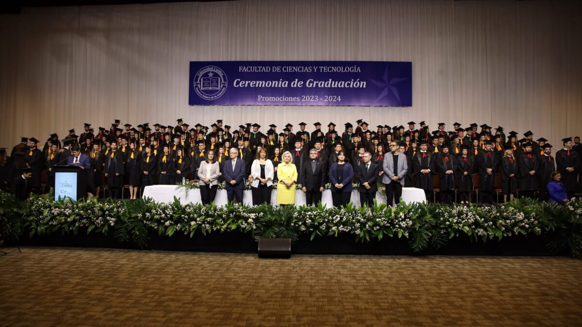 Ceremonia de Graduación de la Facultad de Ciencias y Tecnología Campus Asunción