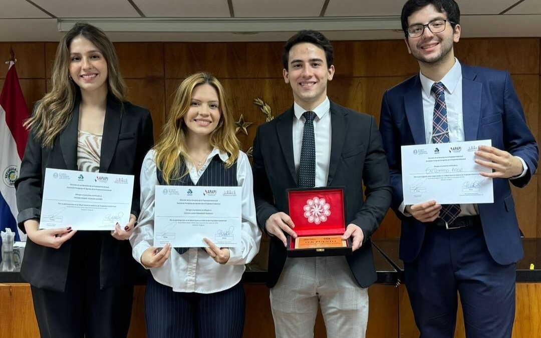 Estudiantes de la UC ganan el primer puesto en concurso Moot Court de Propiedad Intelectual