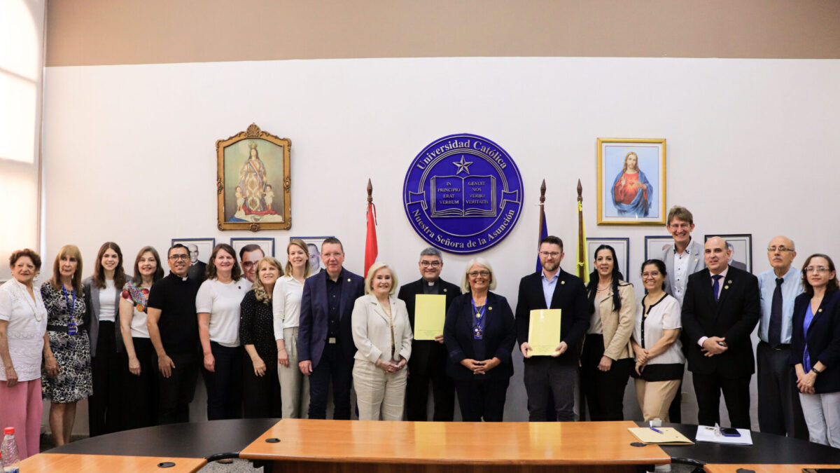 Universidad Católica firma convenio de cooperación con Gobernación del Emsland y Unión de Hospitales Católicos de Alemania