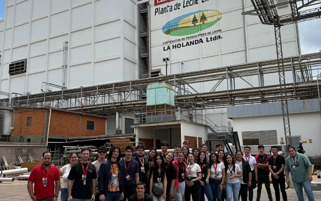 Estudiantes de Alto Paraná realizaron visita técnica a planta industrial de Lactolanda