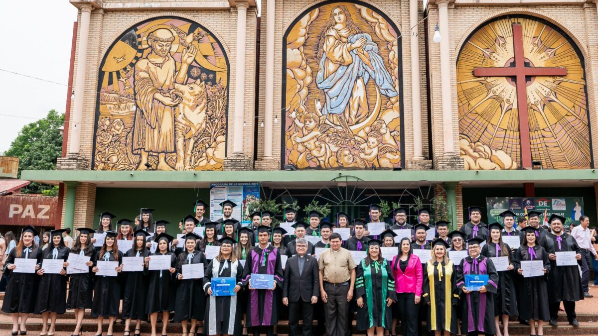 Unidad Pedagógica Caaguazú celebró acto de graduación