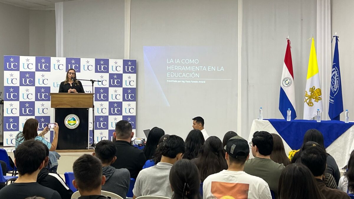 Pedro Juan Caballero organizó conferencia sobre Inteligencia Artificial para docentes y estudiantes