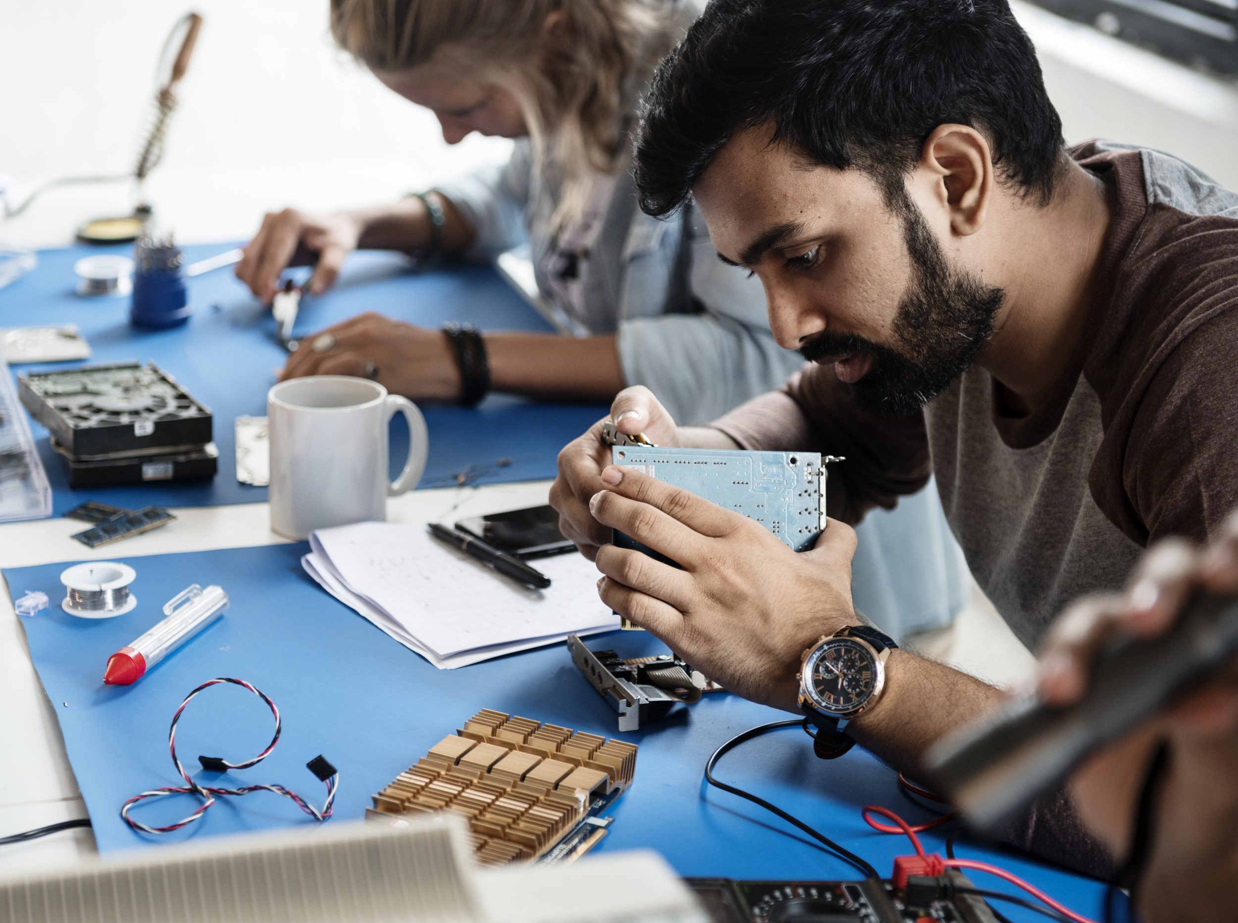 Cinco Razones Para Estudiar Ingeniería Electrónica En La UC - UC