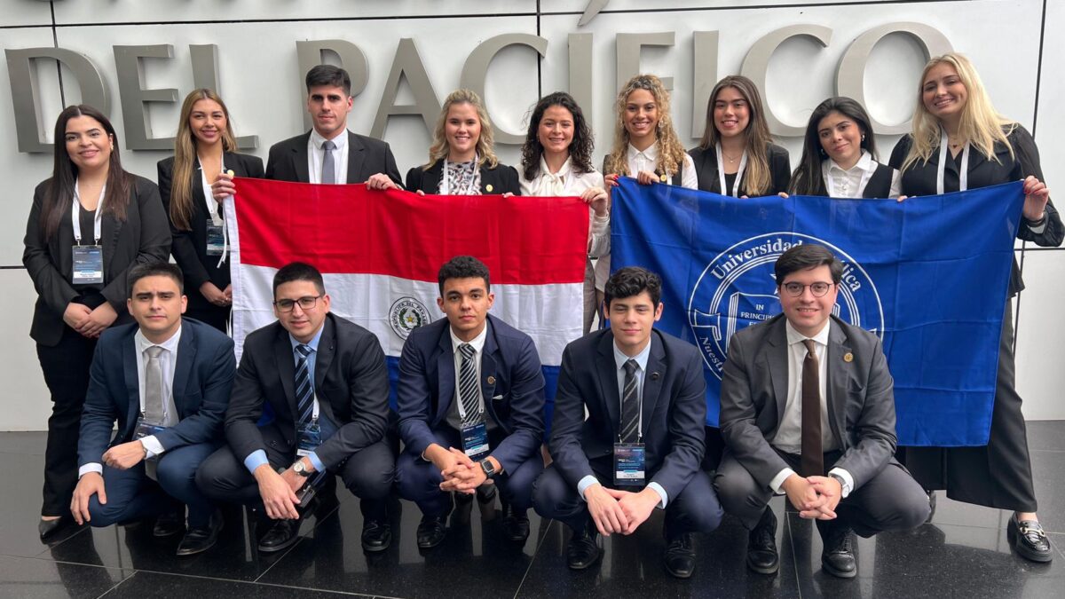 Estudiantes de la UC participan en el Moot de Libre Competencia 2024 en Lima, Perú