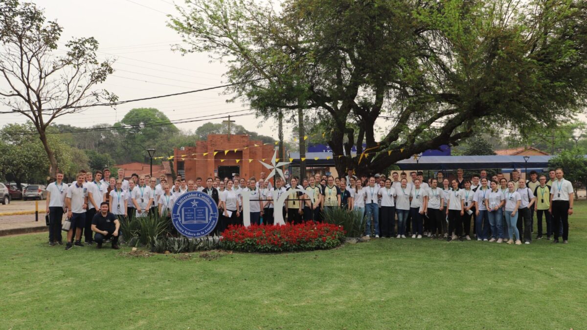 Estudiantes del Colegio Loma Plata visitan la sede Santa Librada de la UC