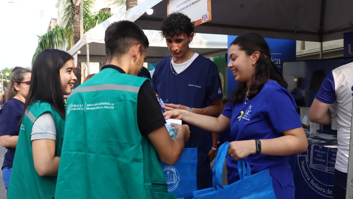 Universidad Católica marcó presencia en la Feria de Oportunidades Palma Joven