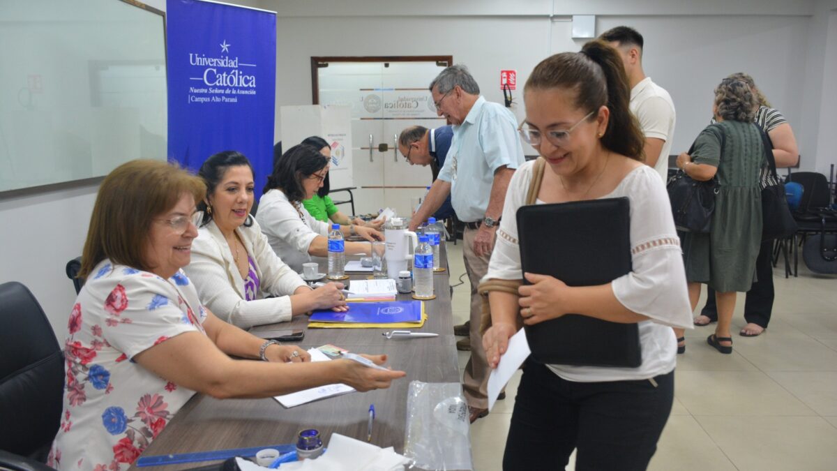 Alta participación en los claustros consultivos para nominación de nuevas autoridades de la UC