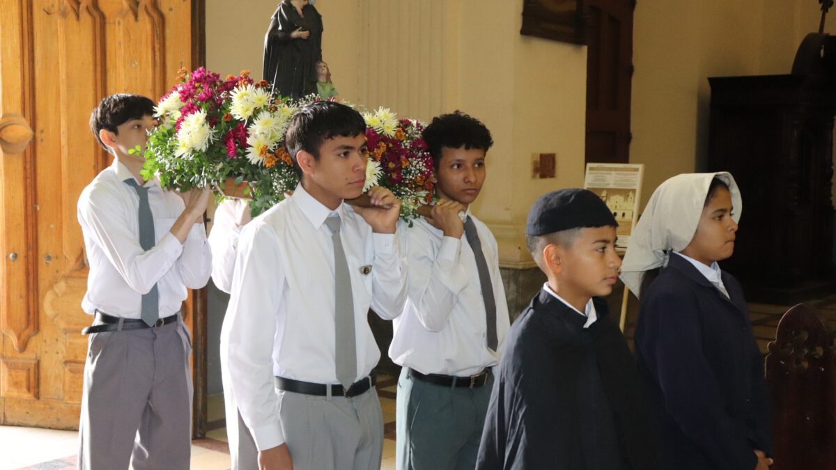 Celebran el Día de San Vicente de Paul y La Kermesse en el marco del 142° aniversario de La Providencia UC