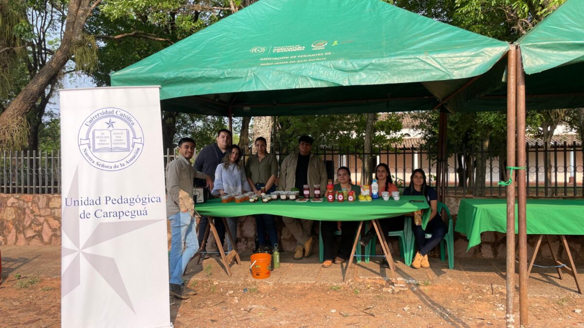 Estudiantes capacitan en procesamiento y conservación de alimentos en comunidades rurales