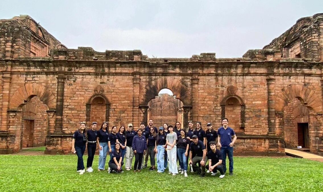 Estudiantes de Hotelería y Turismo de la Unidad Pedagógica Caacupé exploran las Reducciones Jesuíticas