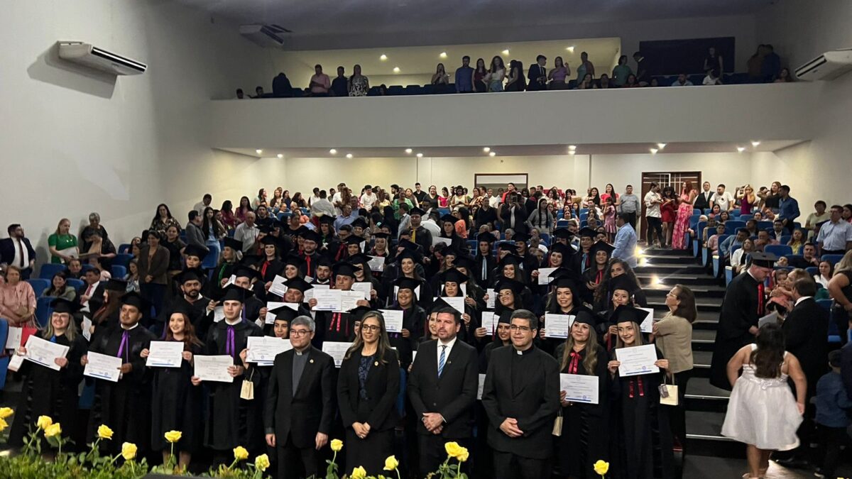 Acto de Graduación de la Unidad Pedagógica Pedro Juan Caballero