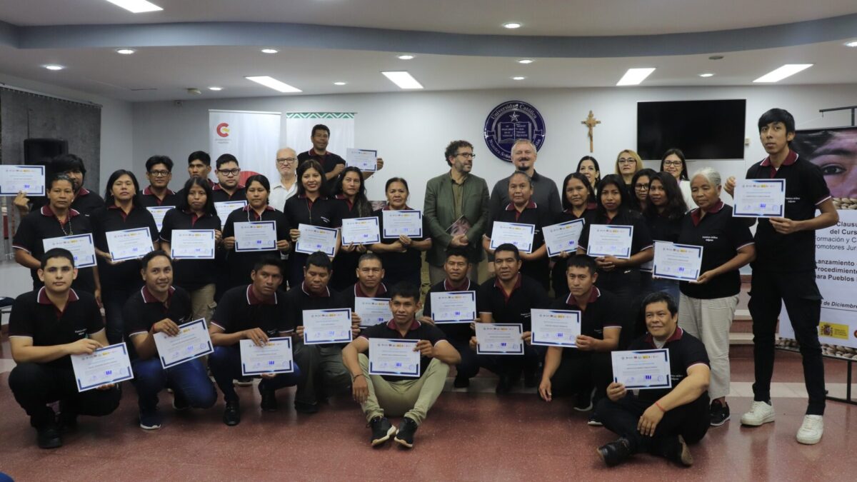 Acto de Clausura de curso de Promotores Jurídicos Indígenas y lanzamiento del Manual de Procedimientos Jurídicos para los Pueblos