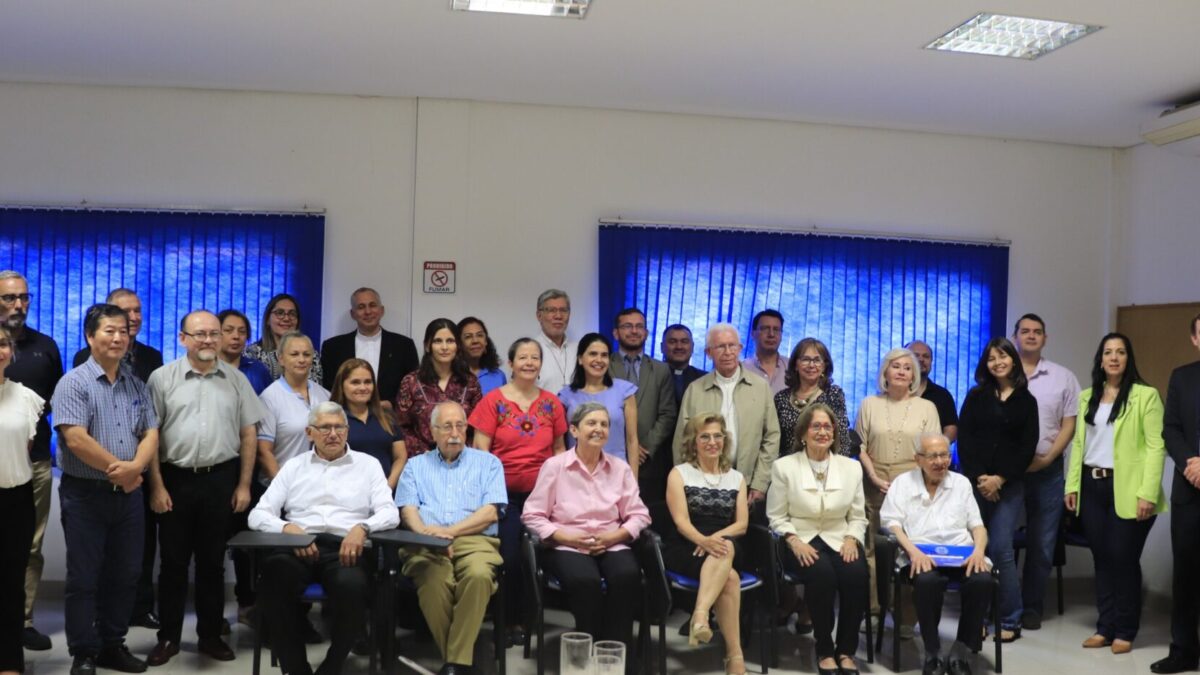  Facultad Eclesiástica de Sagrada Teología de la UC homenajeó la trayectoria de sus docentes