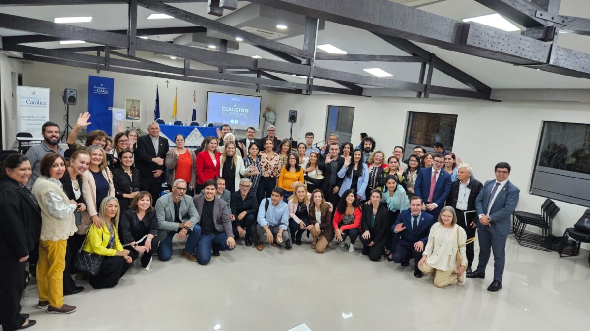 Facultad de Filosofía y Ciencias Humanas – Campus Asunción lleva adelante claustro con presencia de presidente de la ANEAES