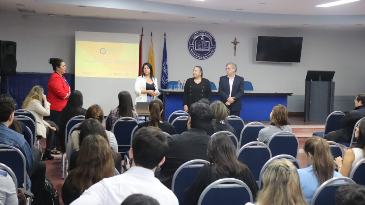Estudiantes de Derecho participan de charlas sobre las Mipymes