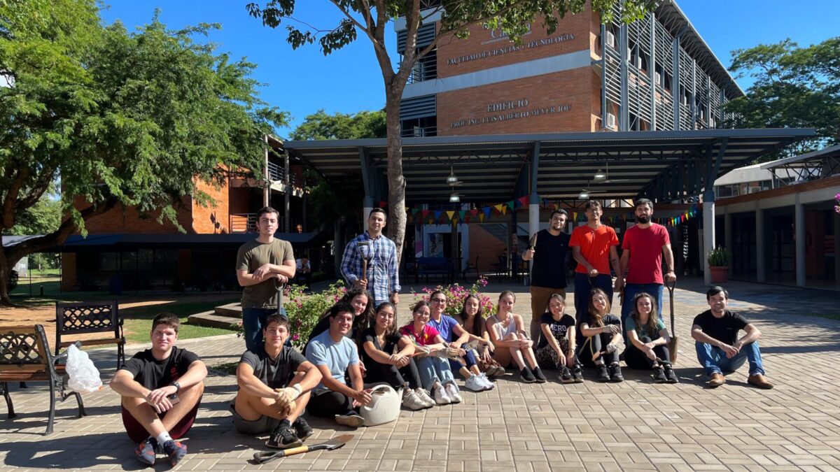 Estudiantes promueven soluciones ecológicas con “Plantatón de Lavanda” en el Campus Asunción