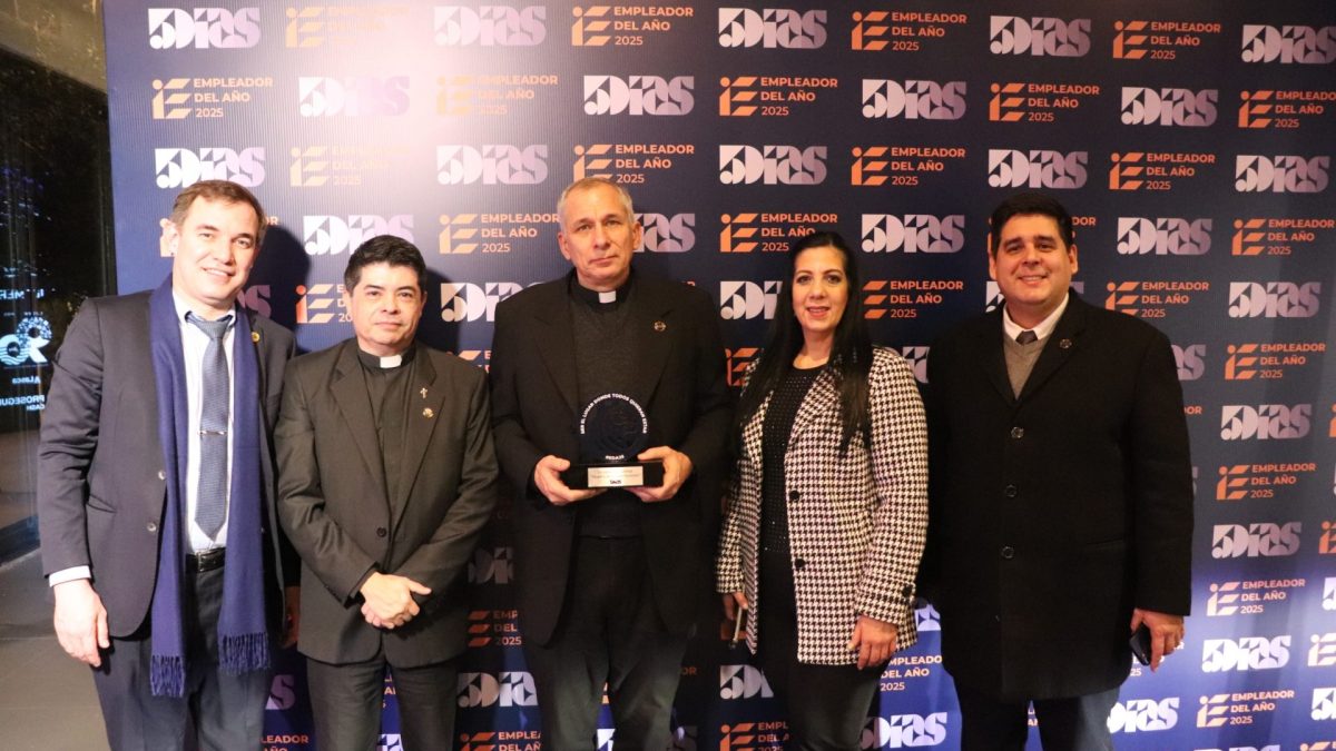 Universidad Católica es reconocida como Empleador del Año por noveno año consecutivo