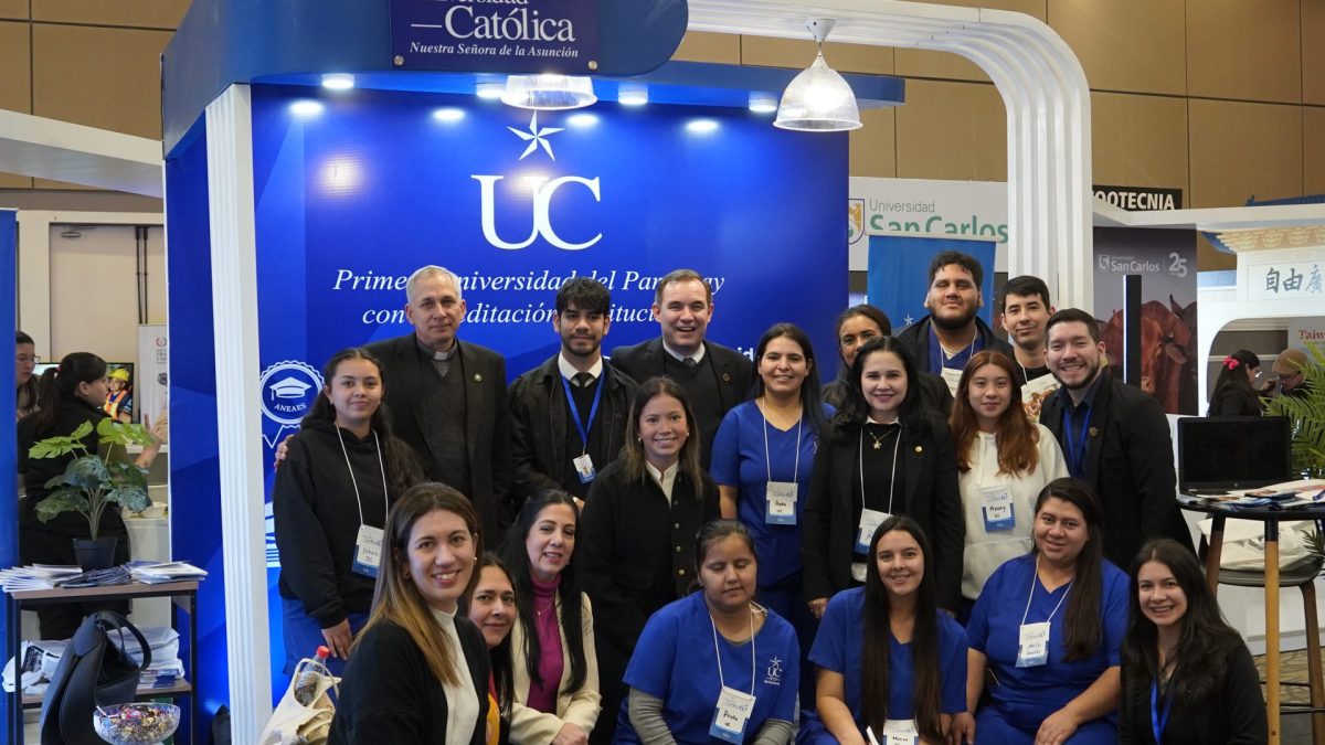 Universidad Católica marcó presencia en la Expo Carreras SER PRO 2025