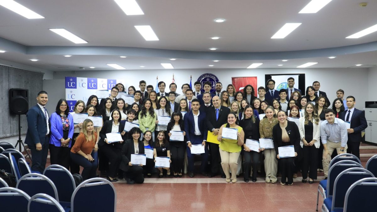 UC MUN 2025: una jornada de reconocimiento al liderazgo y la diplomacia juvenil
