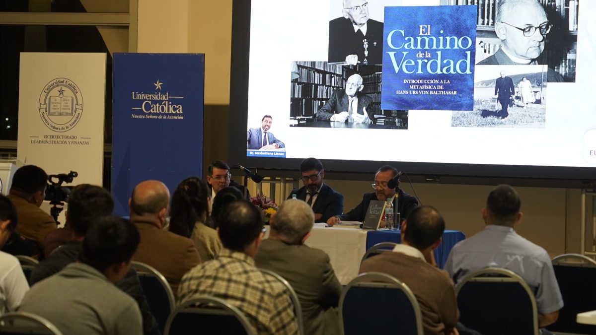 Presentación del libro “El Camino de la Verdad” del Dr. Maximiliano Llanes en la Universidad Católica