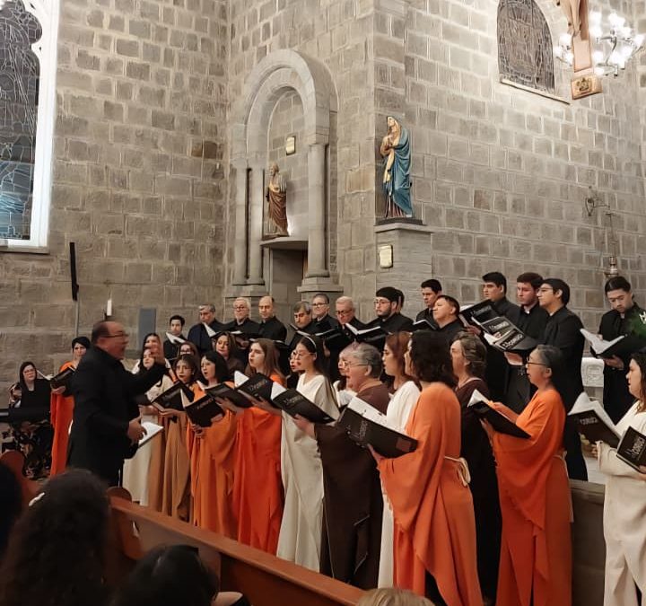 BRILLANTE ACTUACIÓN DEL CORUCI EN  FESTIVAL INTERNACIONAL DE TUBARÃO – BRASIL