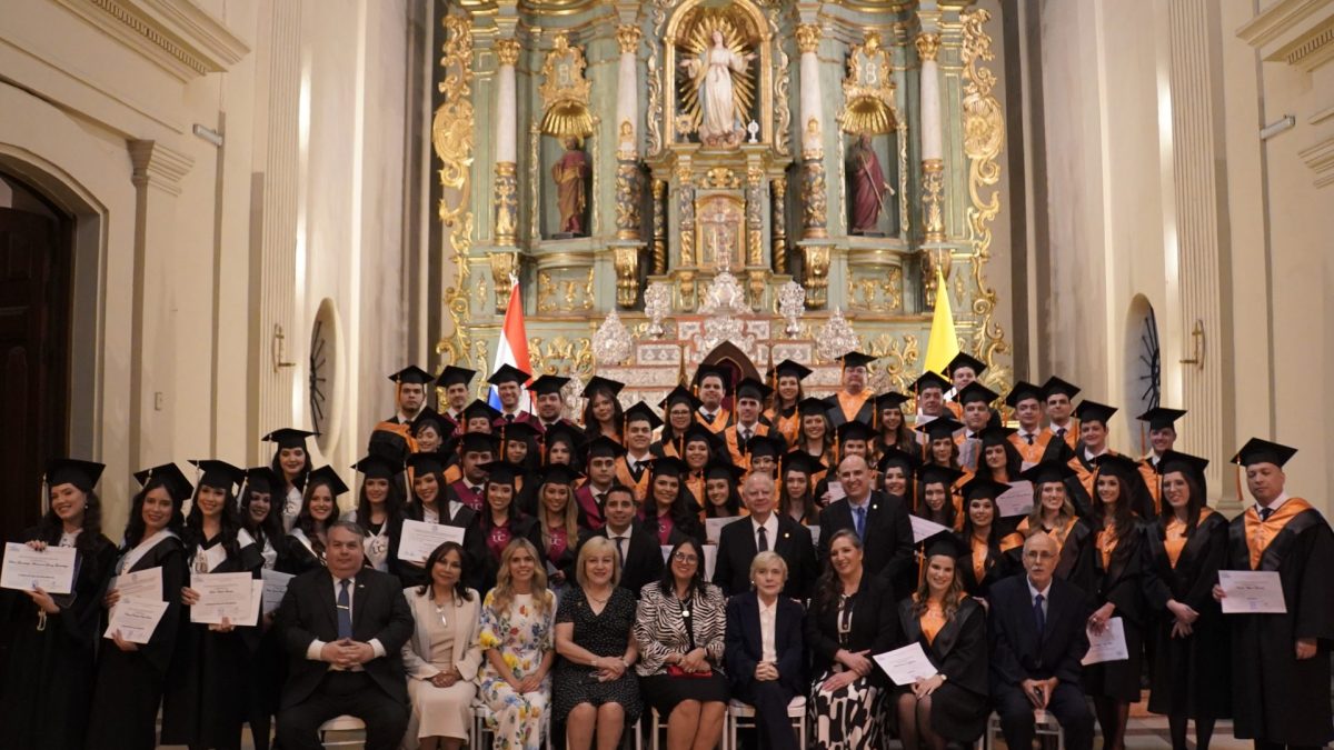 Misa de Acción de Gracias y Acto de Graduación de la Facultad de Ciencias Jurídicas y Diplomáticas del Campus Asunción