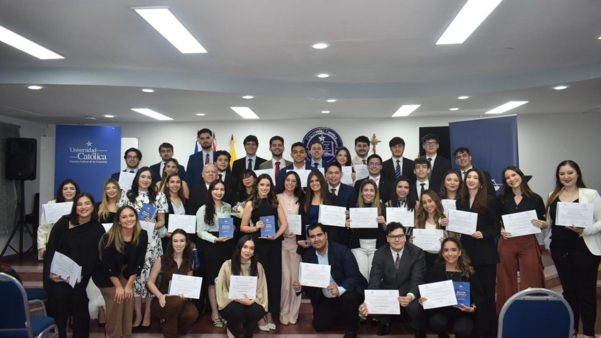 Acto de presentación de la 33.ª Edición de la Revista Jurídica de la Universidad Católica