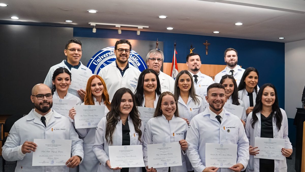 Posgrados: Graduación de especialidades médicas UC Promo 2025