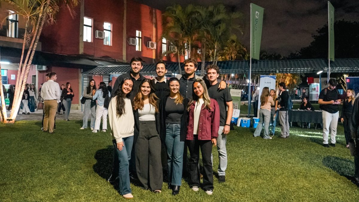 Feria de Empleos CECCAE: oportunidades que conectan a estudiantes con el mundo laboral