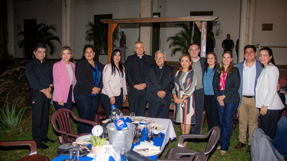 Cena de Pascua del Arzobispado de Asunción