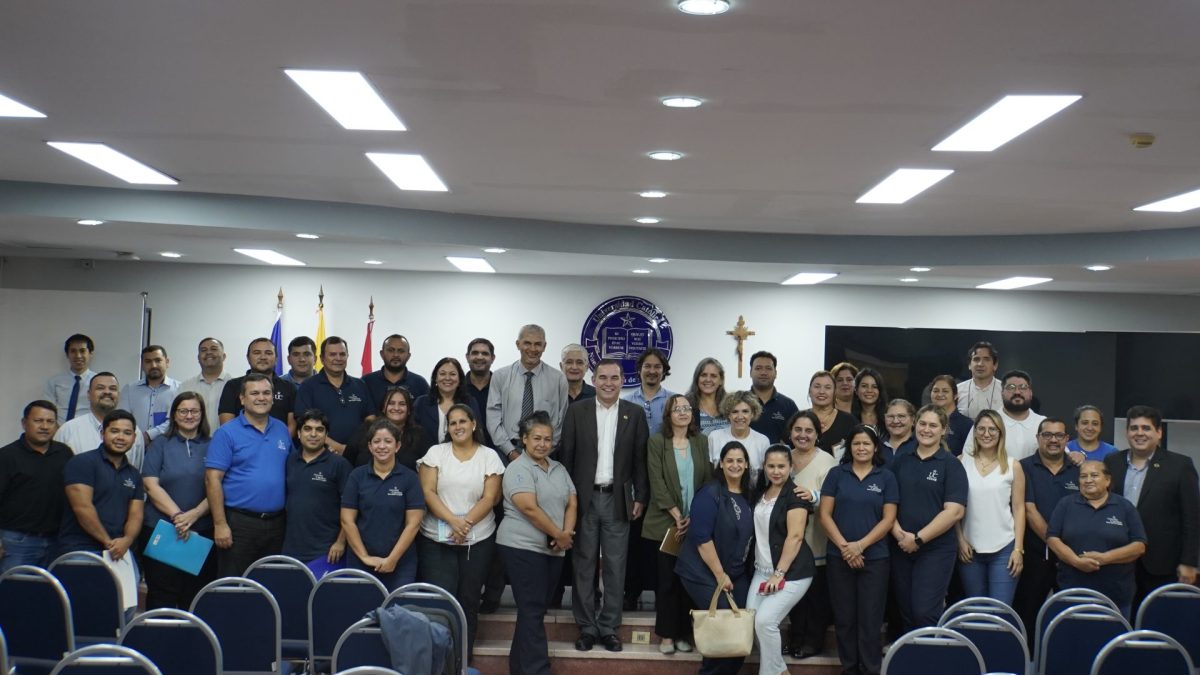 Plan Anual de capacitación para Funcionarios UC