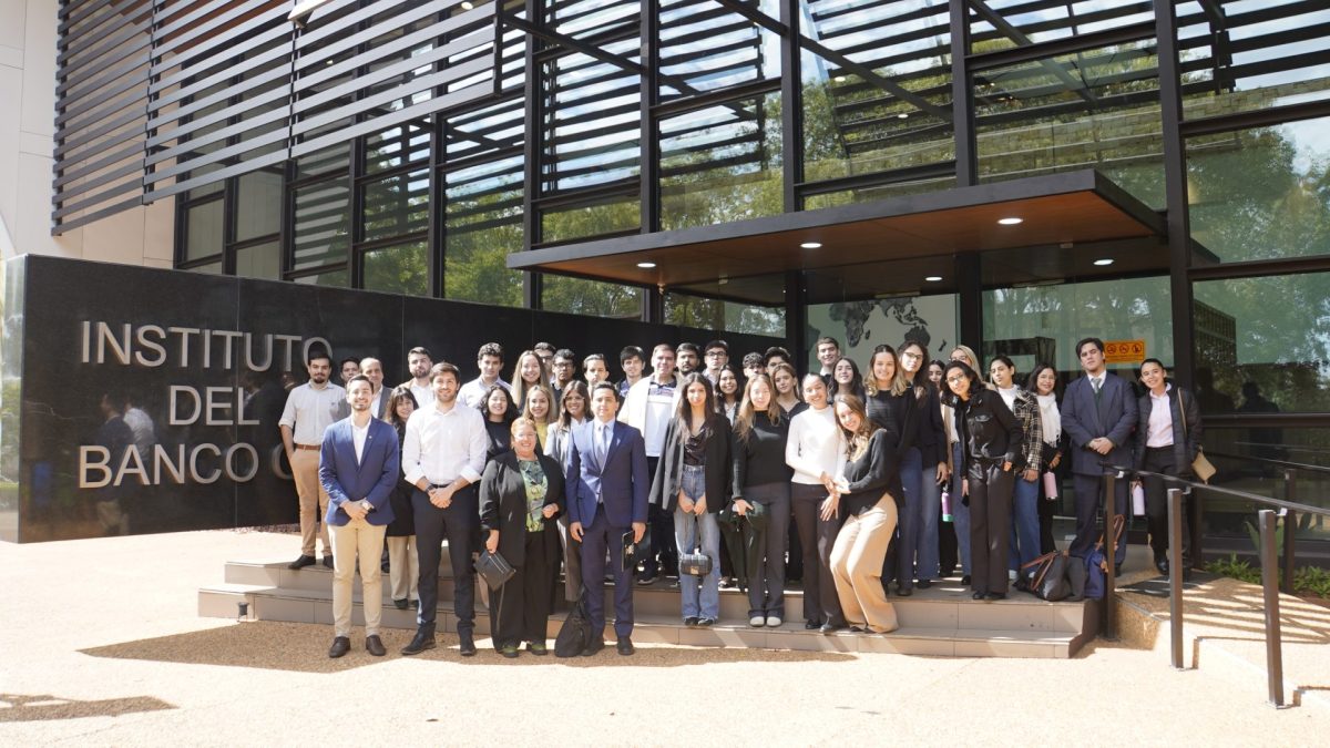 Estudiantes de la UC participaron de charlas técnicas en el Banco Central del Paraguay